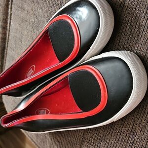 Cougar Black With Red Trim Hand Crafted Rubber Slipon Shoes Size 6M